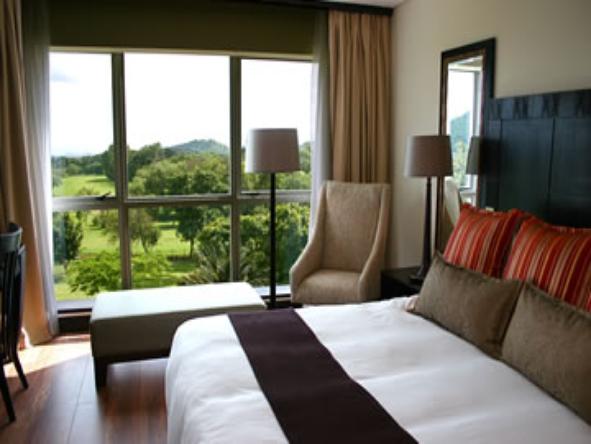 Mount Meru Hotel - Bedroom1